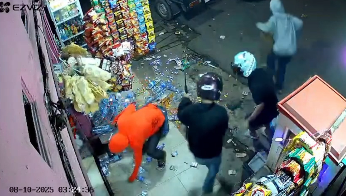 Viral Gengster Bersajam Jarah Sejumlah Toko Kelontong Di Kota Jambi