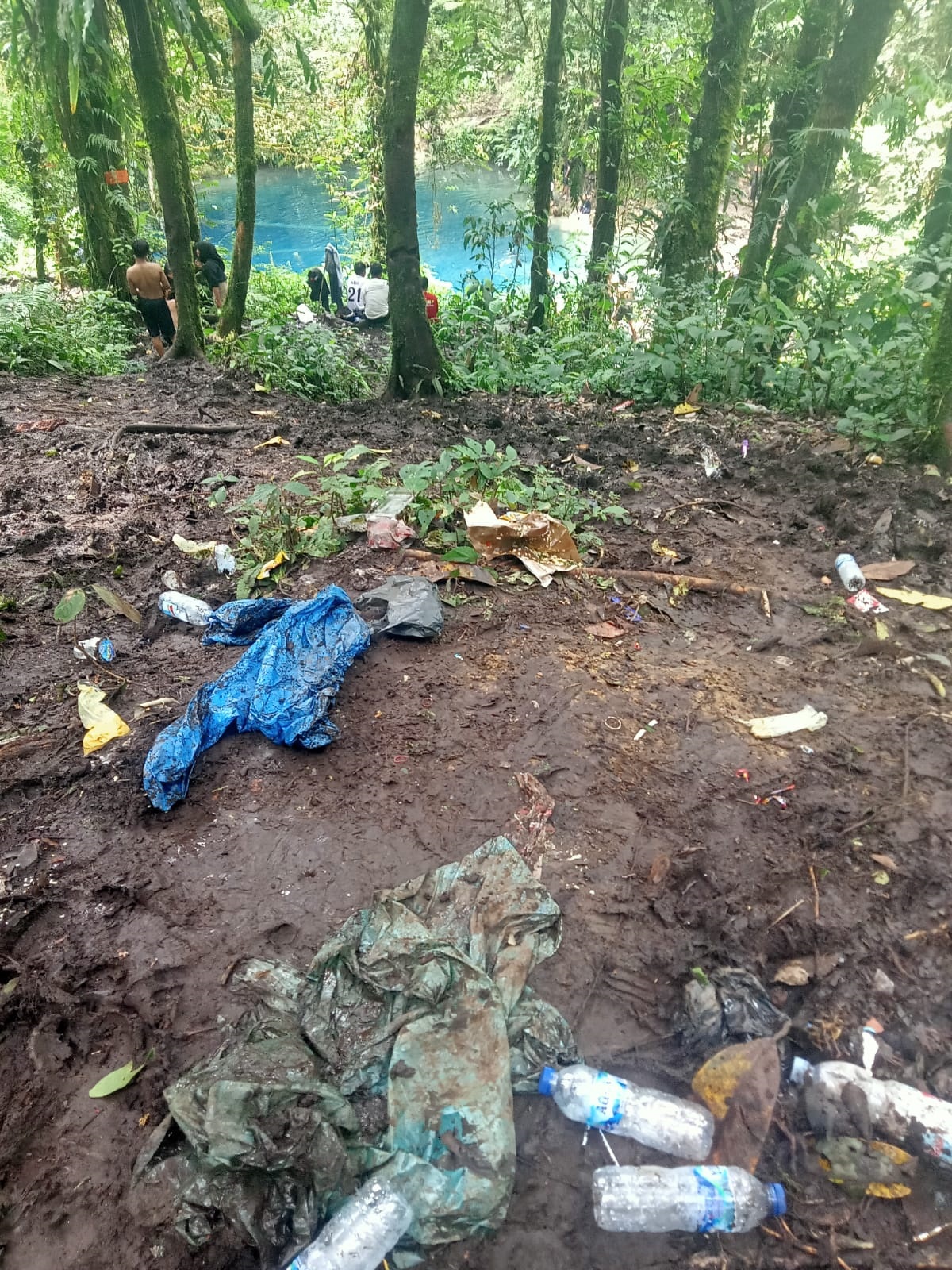 Pasca Libur Nataru, Sampah Cemari Keindahan Danau Kaco
