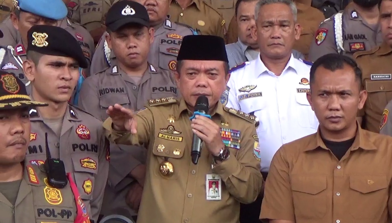 Gubernur Al Haris Temui Langsung Ribuan Sopir Batubara Yang Berunjuk Rasa