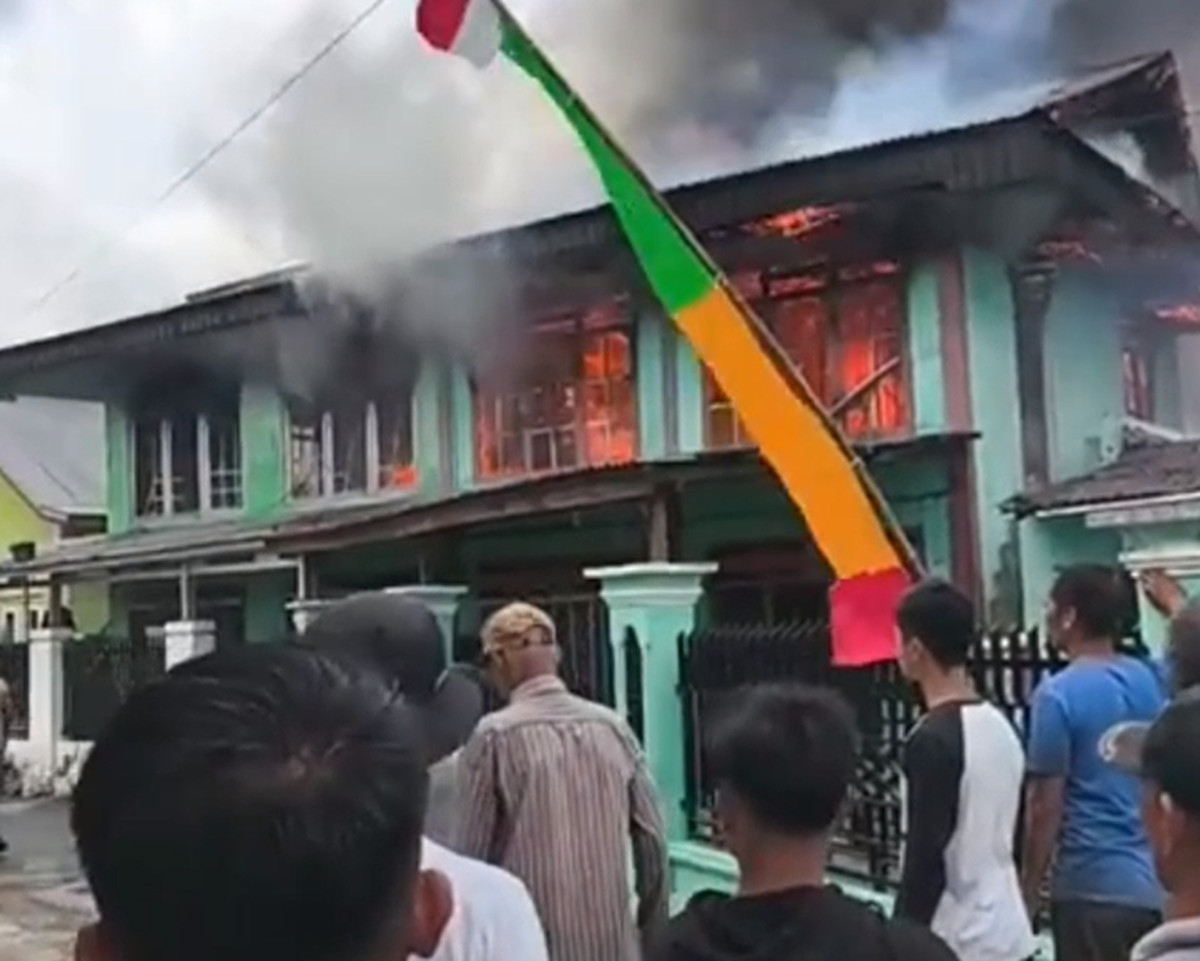 Kebakaran Hanguskan 3 Rumah di Koto Datuk