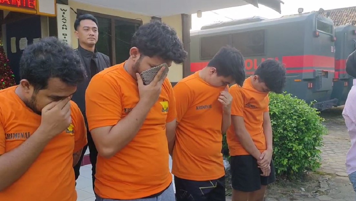 Pulang Dari Helen's Club, 4 Pemuda Keroyok Orang Gara-Gara Saling Tatap