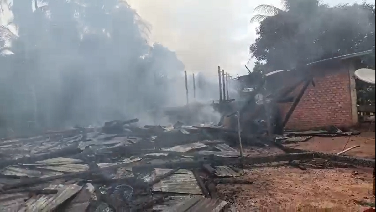 Tanpa Pemadam Kebakaran, Warga Batang Asai Berjuang Padamkan Api yang Hanguskan 3 Bangunan