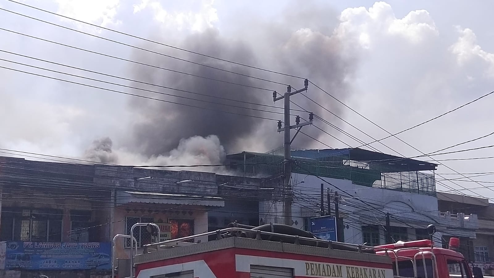 4 Unit Ruko di Payo Lebar Habis Dilahap Si Jago Merah