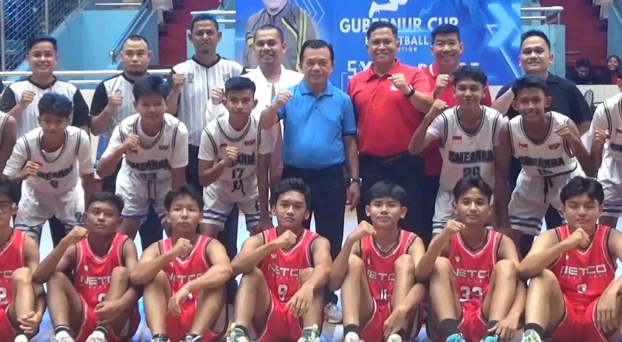 Gubernur Al Haris Buka Resmi Gubernur Cup Basketball 