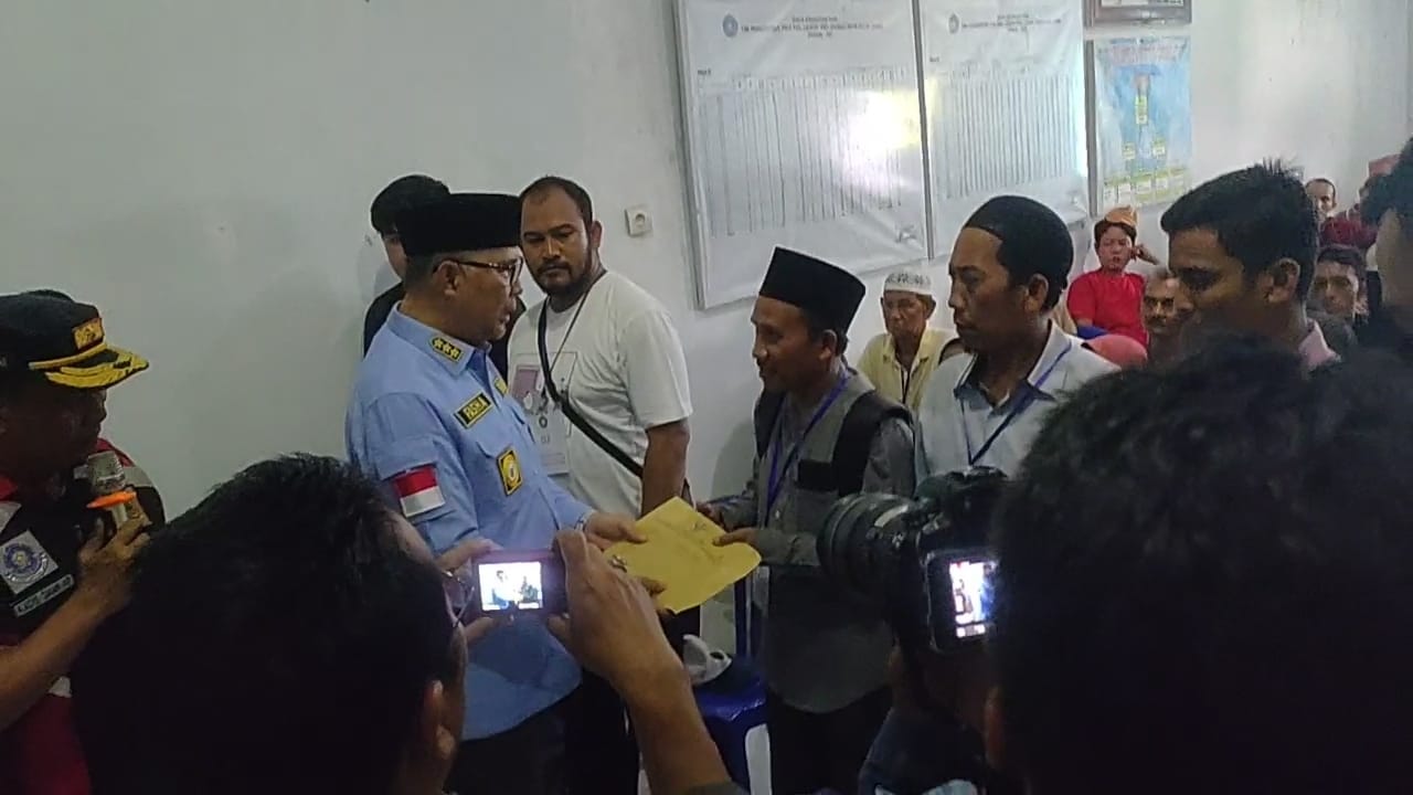 Fasha Serahkan Bantuan Uang Tunai Untuk Korban Kebakaran