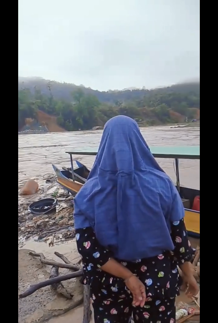 Debit Sungai Batang Asai Meningkat, Kakek Hanyut Saat Mandi