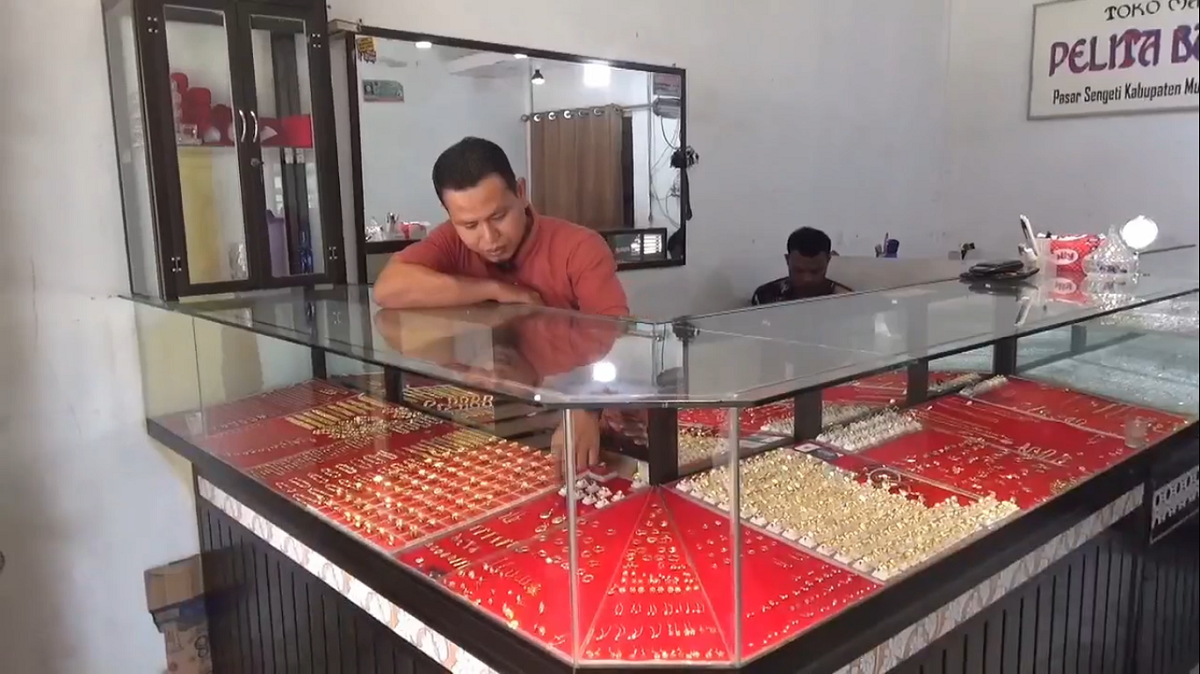 Harga Emas Meroket, Transaksi di Pasar Perhiasan Sengeti Turun Drastis 