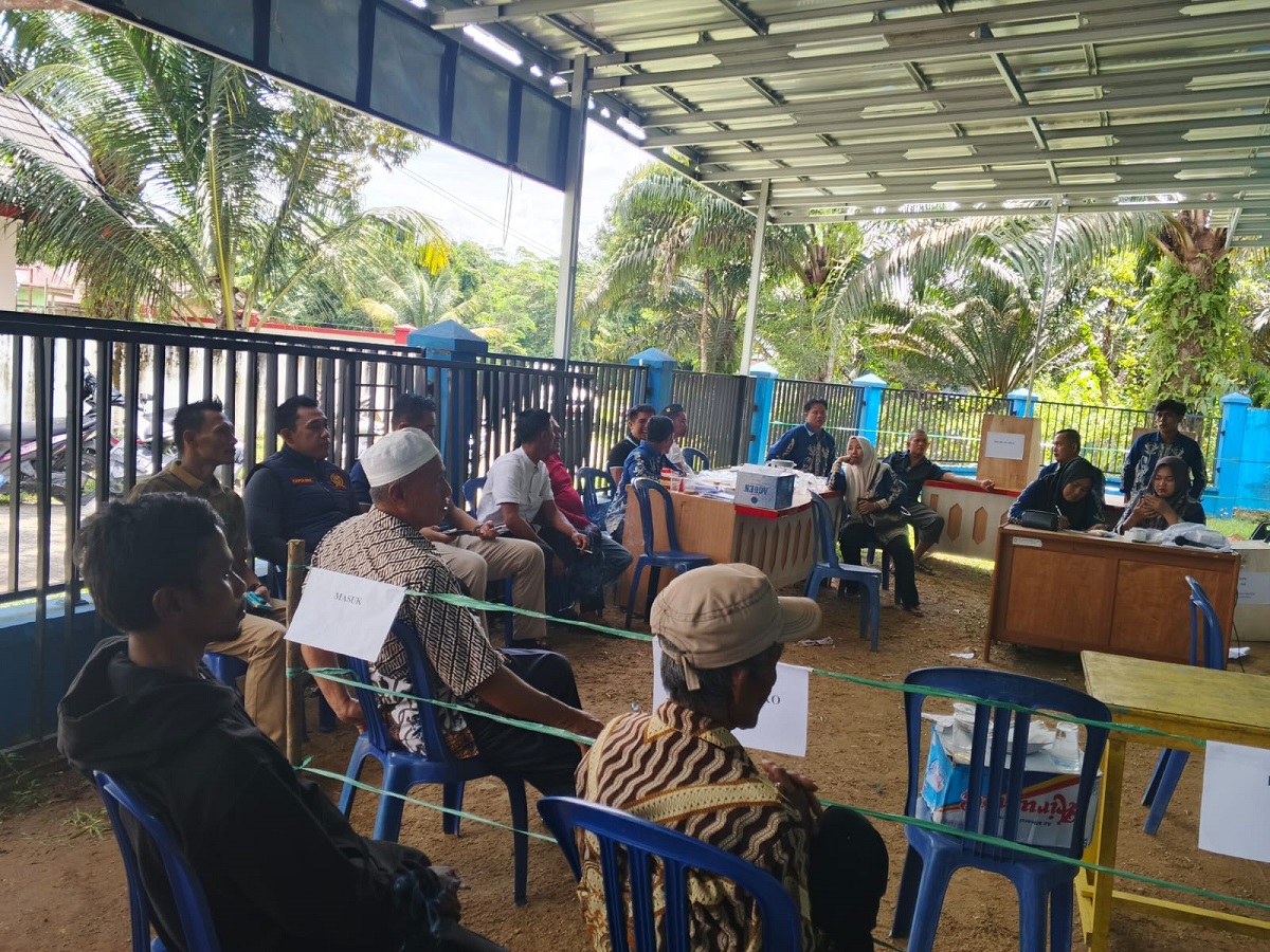 Polsek Muko Muko Bathin VII Amankan Pemilihan Anggota BPD Dusun Suka Jaya Berjalan Lancar