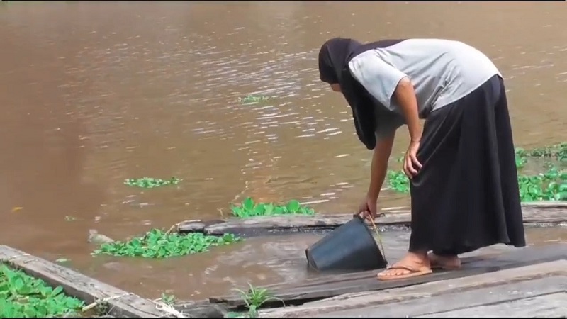 Warga Danau Lamo Mengalami Krisis Air Bersih di Musim Kemarau, Sumur-sumur Warga Sudah Mengering