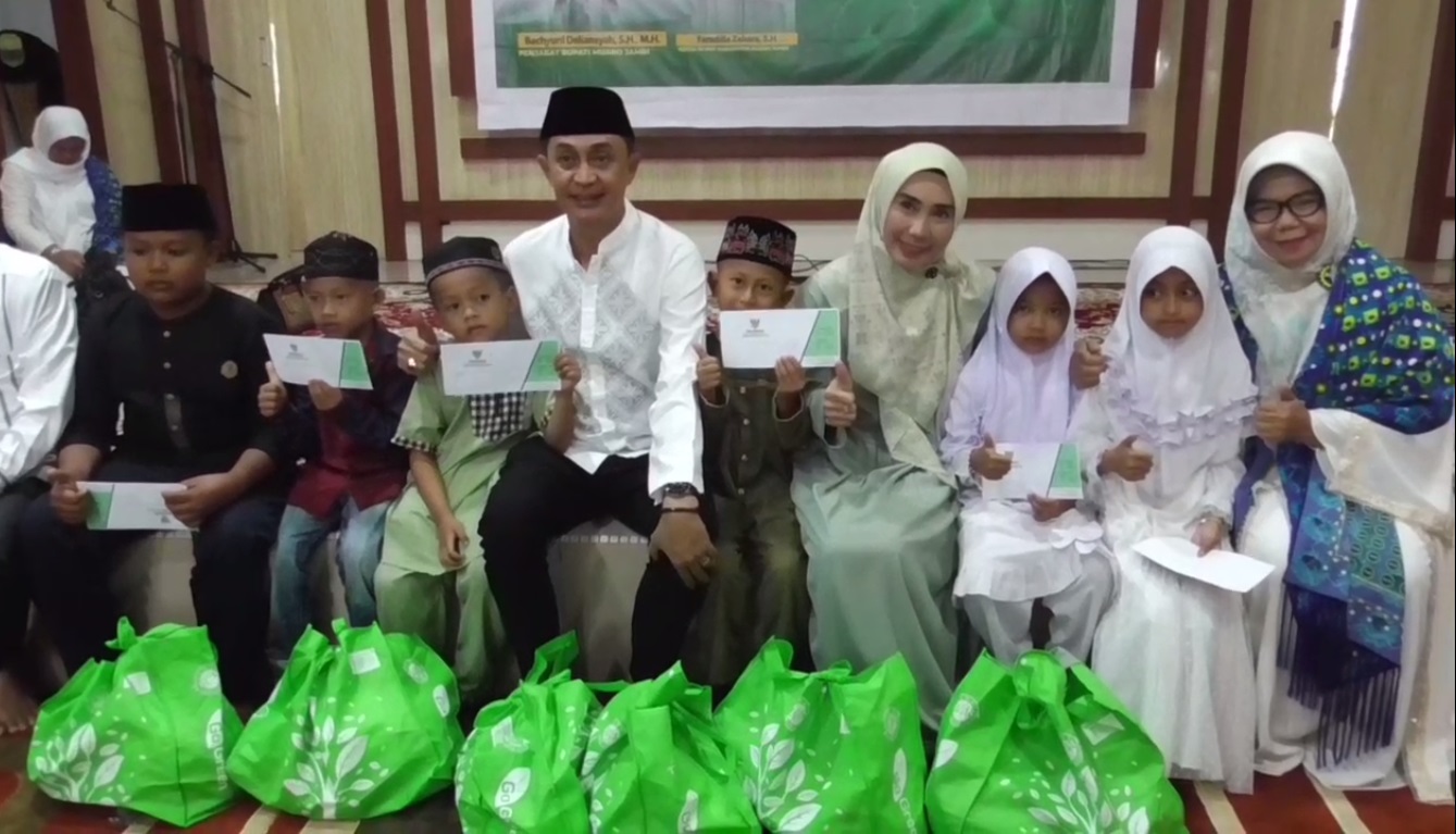 Zikir Bersama dan Menyantuni Anak Yatim dan Duafa Pada 10 Muharram 