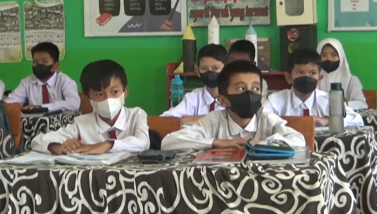 Kembali Masuk Sekolah, Seluruh Siswa Diwajibkan Pakai Masker