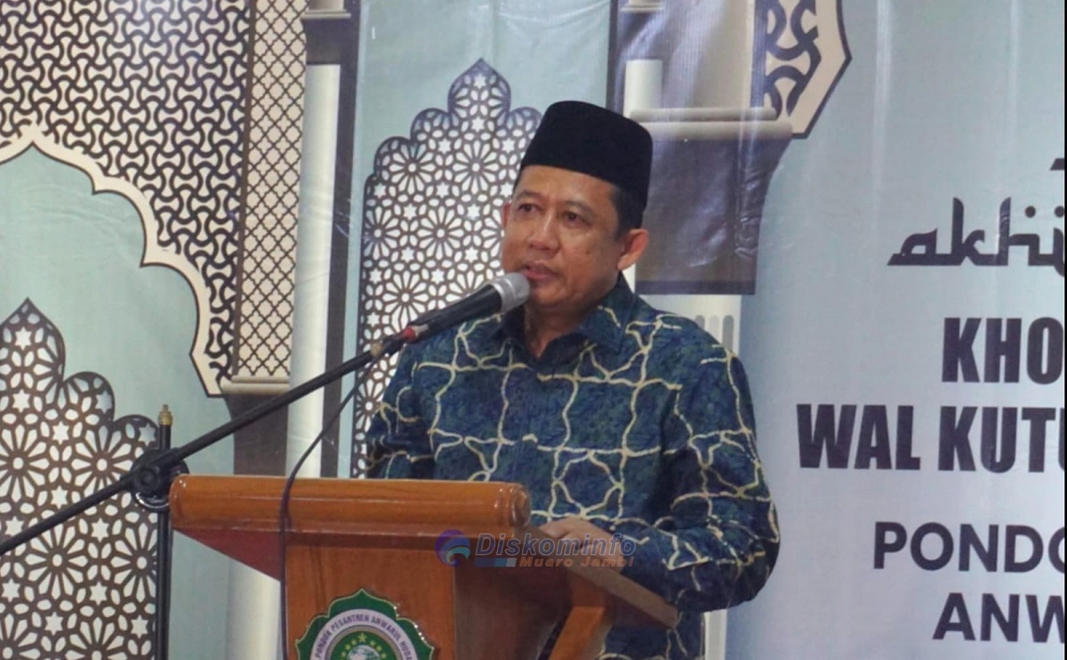 Bupati BBS Hadiri Wisuda Santri Anwarul Huda, Tegaskan Pesantren Benteng Moral di Era Digital