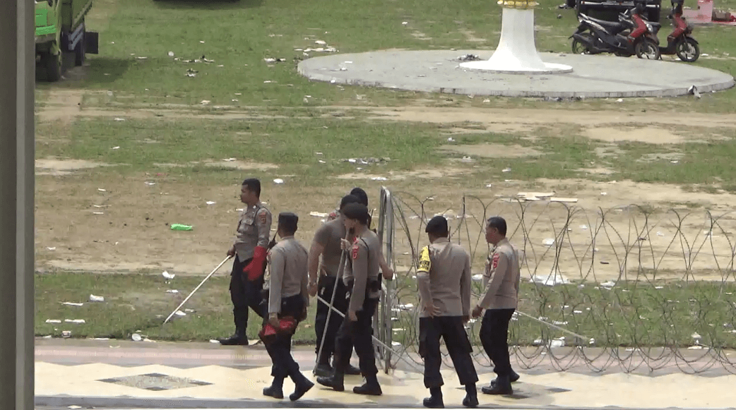 Pasca Demo Anarkis Sopir Batubara, Kantor Gubernur Dipasang Kawat Berduri