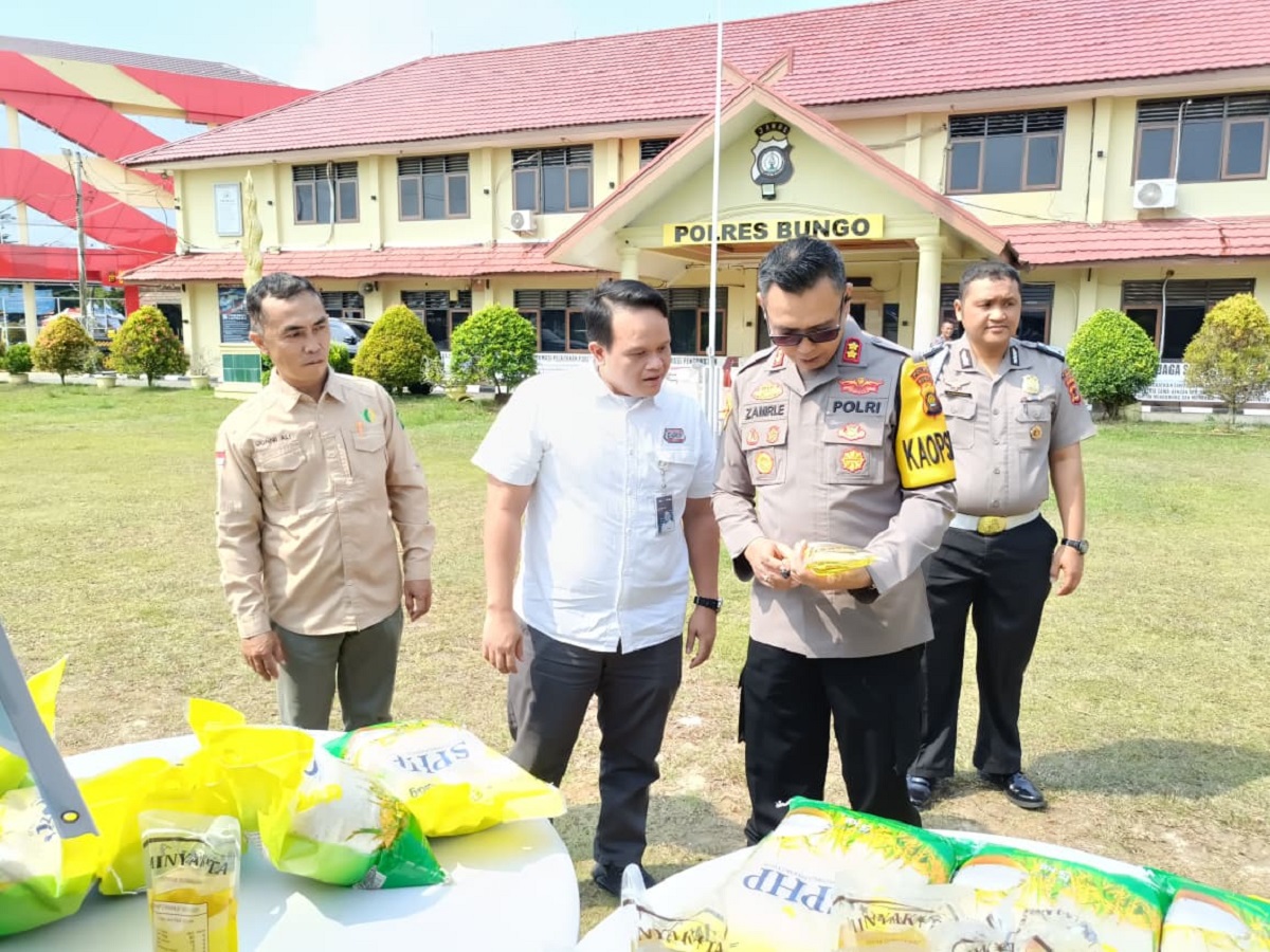 Polres Bungo Gelar Gerakan Pangan Murah Bersama Bulog, Bantu Masyarakat Dapatkan Sembako Terjangkau