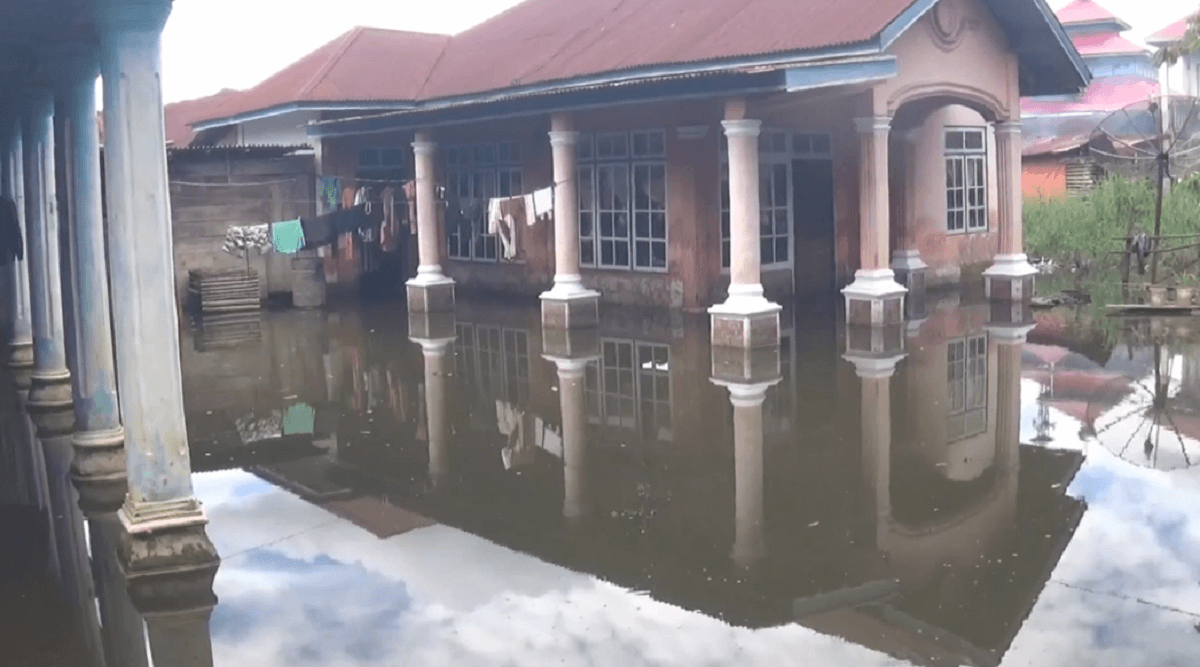 Dua Pekan Banjir Rendam Desa Paling Serumpun, Warga Keluhkan Tidak Ada Perhatian Dari Pemerintah