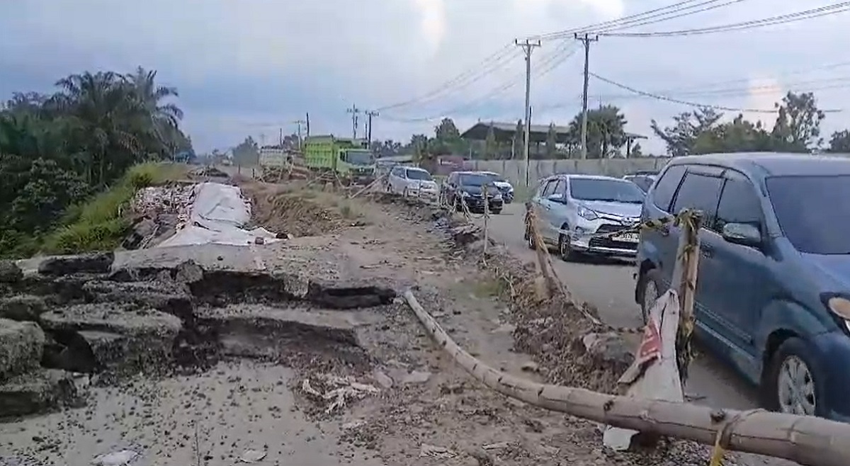 9 Bulan Putus, Jalan Nasional di Bungo Tak Kunjung Diperbaiki