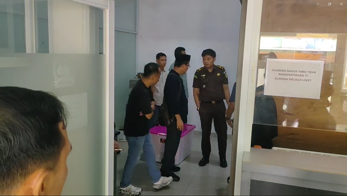 Kejari Jambi Geledah Kantor Pengelola Angso Duo, Dugaan Penyelewengan Pajak Parkir Diusut Tuntas