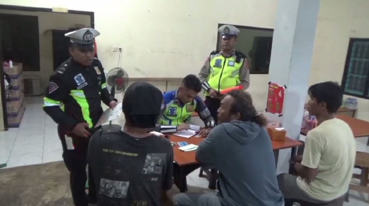 Terjaring Razia ODOL, Lebih Dari 10 Kendaraan Truk Angkutan Barang Ditilang Satlantas Polres Muaro Jambi