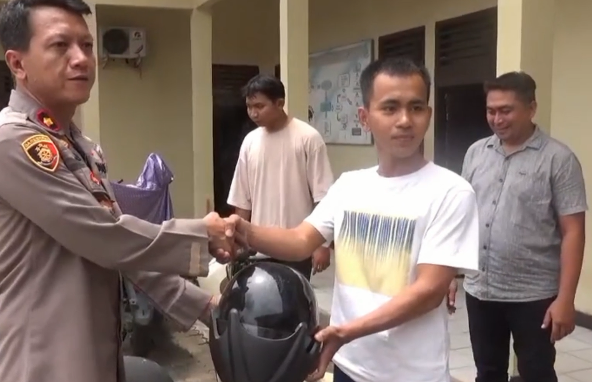 ?Polisi Serahkan Sepeda Motor Yang Dicuri Kepada Pemiliknya