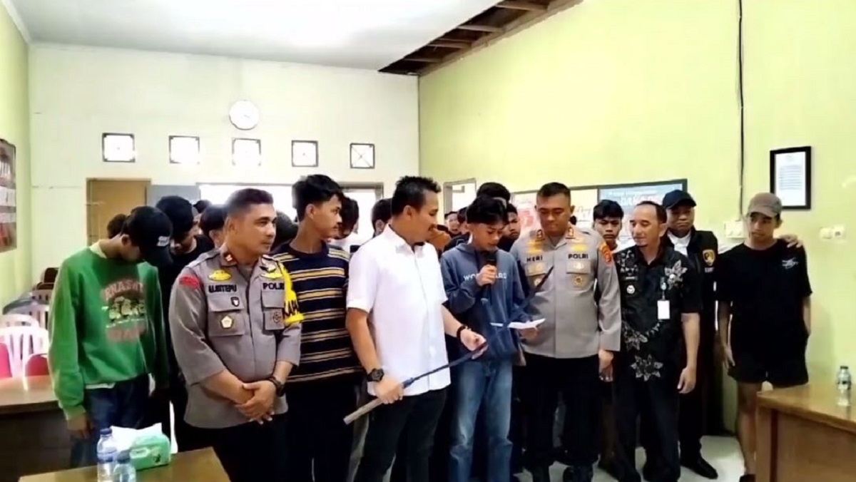 Puluhan Remaja Geng Motor di Muaro Jambi Lakukan Deklarasi Damai