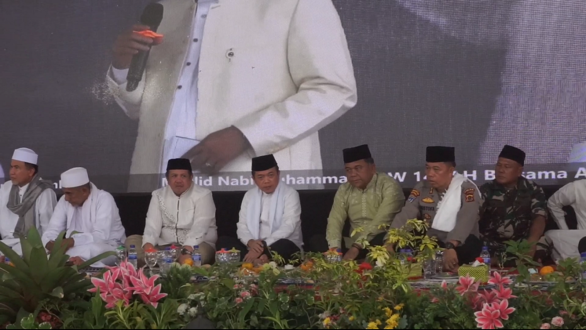 Gubernur Al Haris Hadiri Maulid Nabi di Daaru At-Tauhid, Tekankan Ukhwah Islamiyah