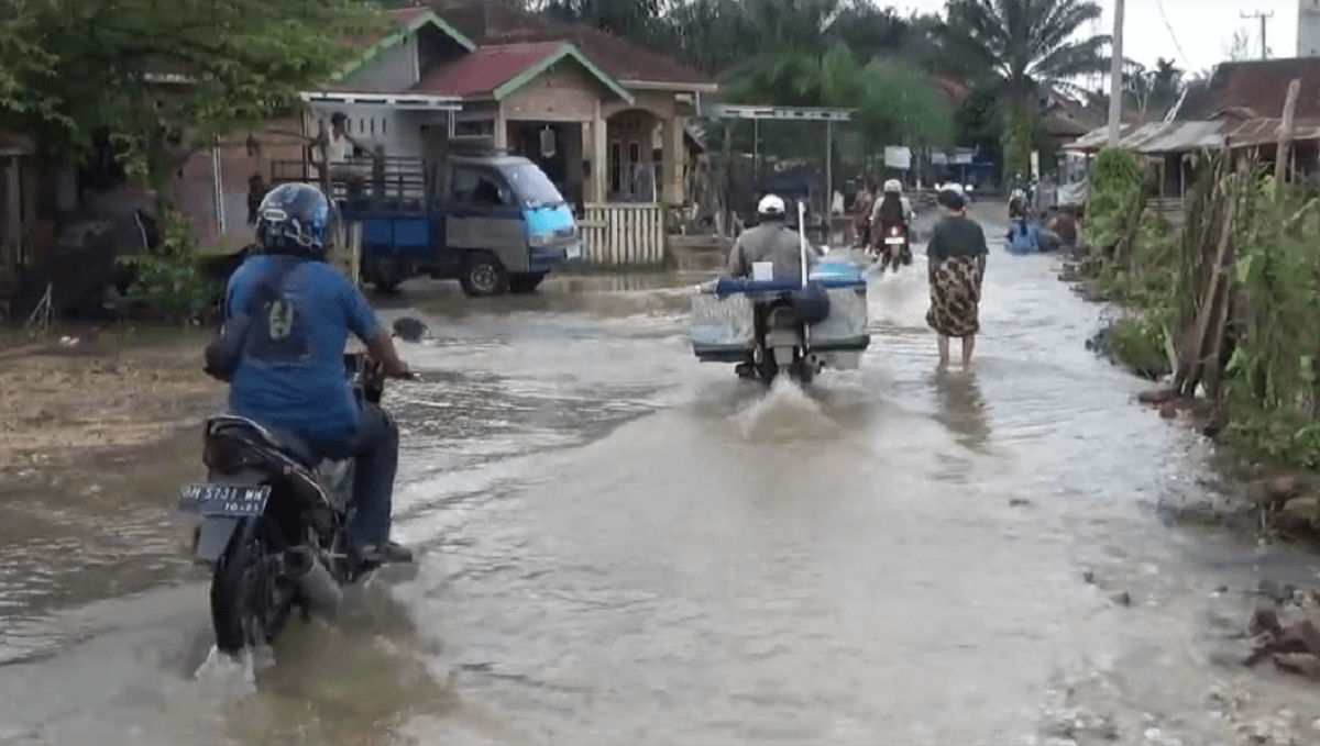 Sudah 3 Pekan, Korban Banjir di Desa Pulau Kayu Aro Belum Terima Bantuan Dari Pemerintah