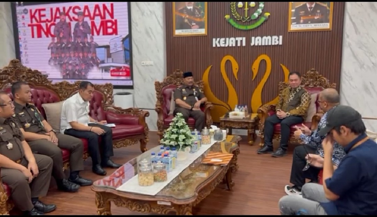 Kajati Jambi Terima Kunjungan Silaturrahmi GM PLN UIP Sumbagteng dan UID S2JB