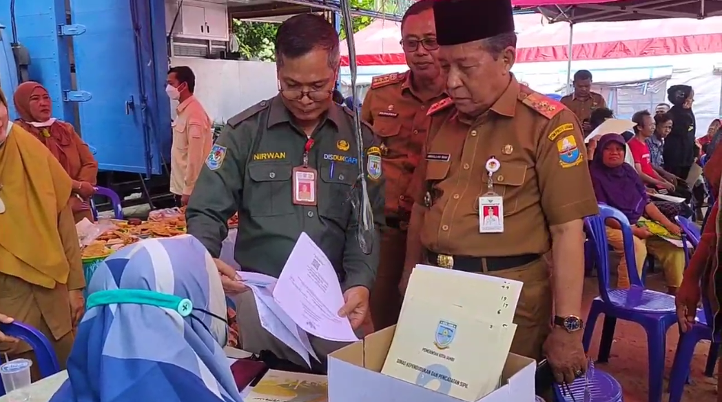  39 KK dan 85 KTP Warga Korban Kebakaran Kampung Legok Diterbitkan Dinas Dukcapil Kota Jambi