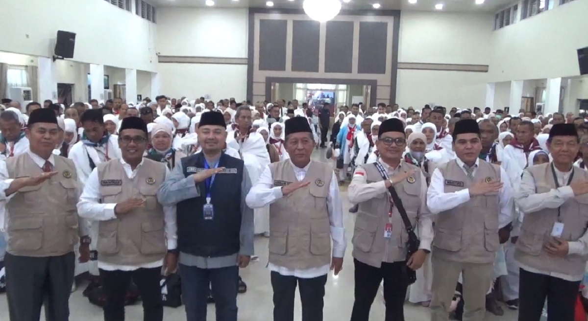 43 CJH Kloter BTH 21 Asal Tanjabtim dan Tanjabbar Resmi Diberangkatkan