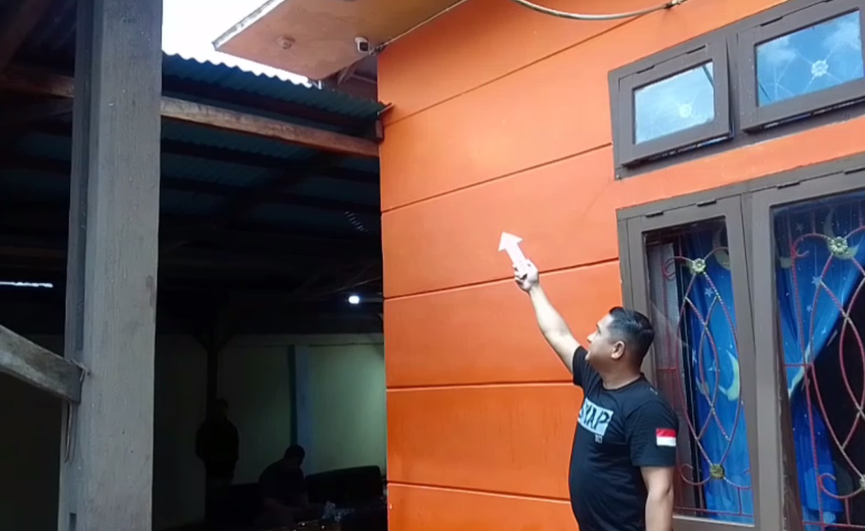 2 Pelaku Pencuri Motor di Rumah Tokoh Masyarakat Desa Bedaro Rampak Terekam CCTV