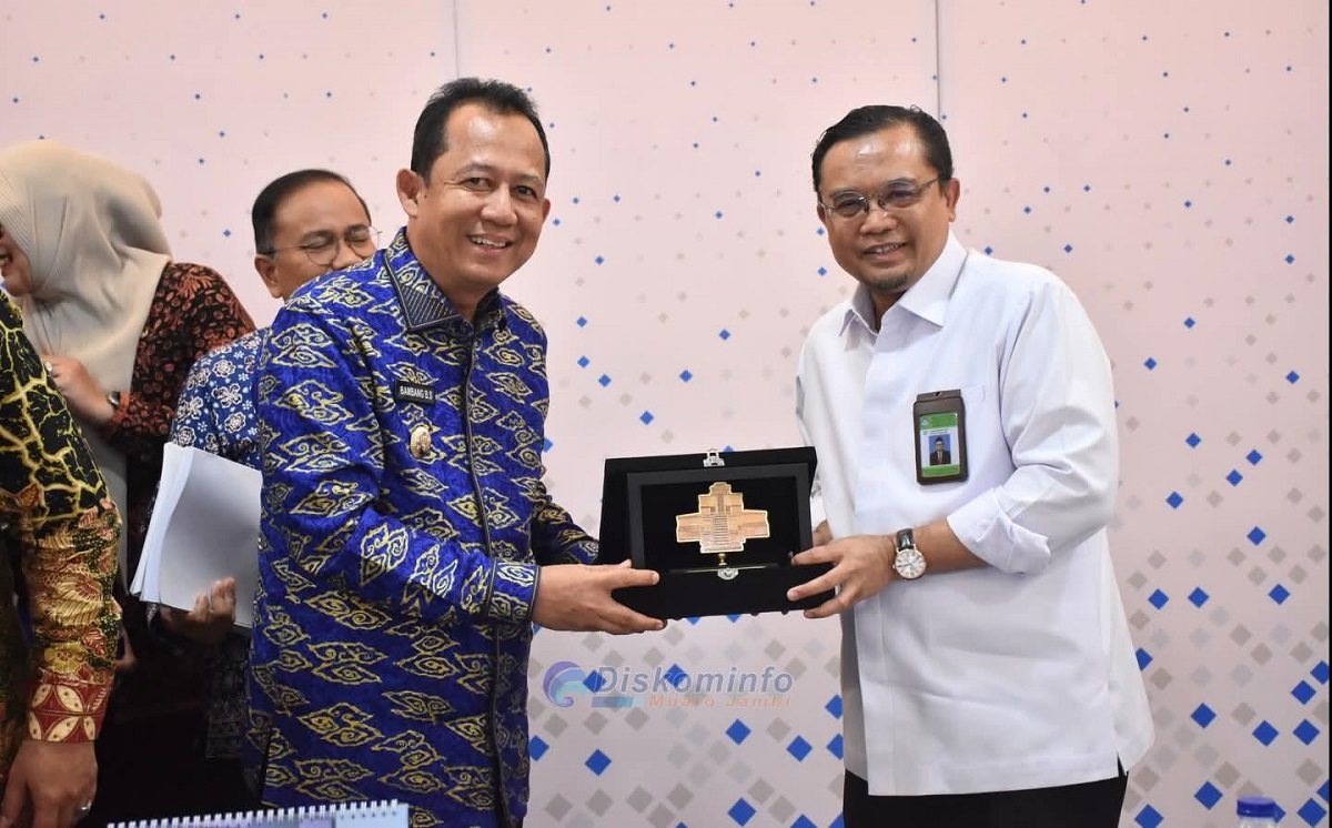 Bupati Muaro Jambi Temui Kemendikdasmen, Soroti Krisis Sarpras hingga Distribusi Guru