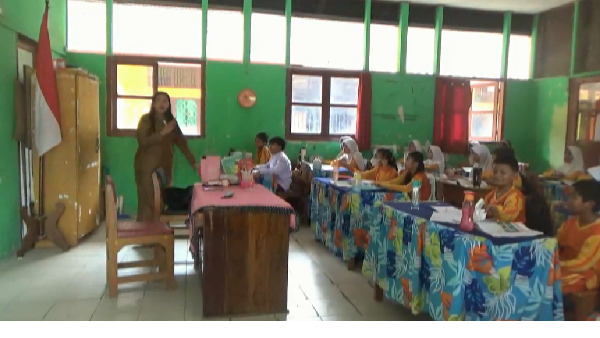 Kualitas Udara Batang Hari Membaik, Pelajar Kembali Masuk Sekolah