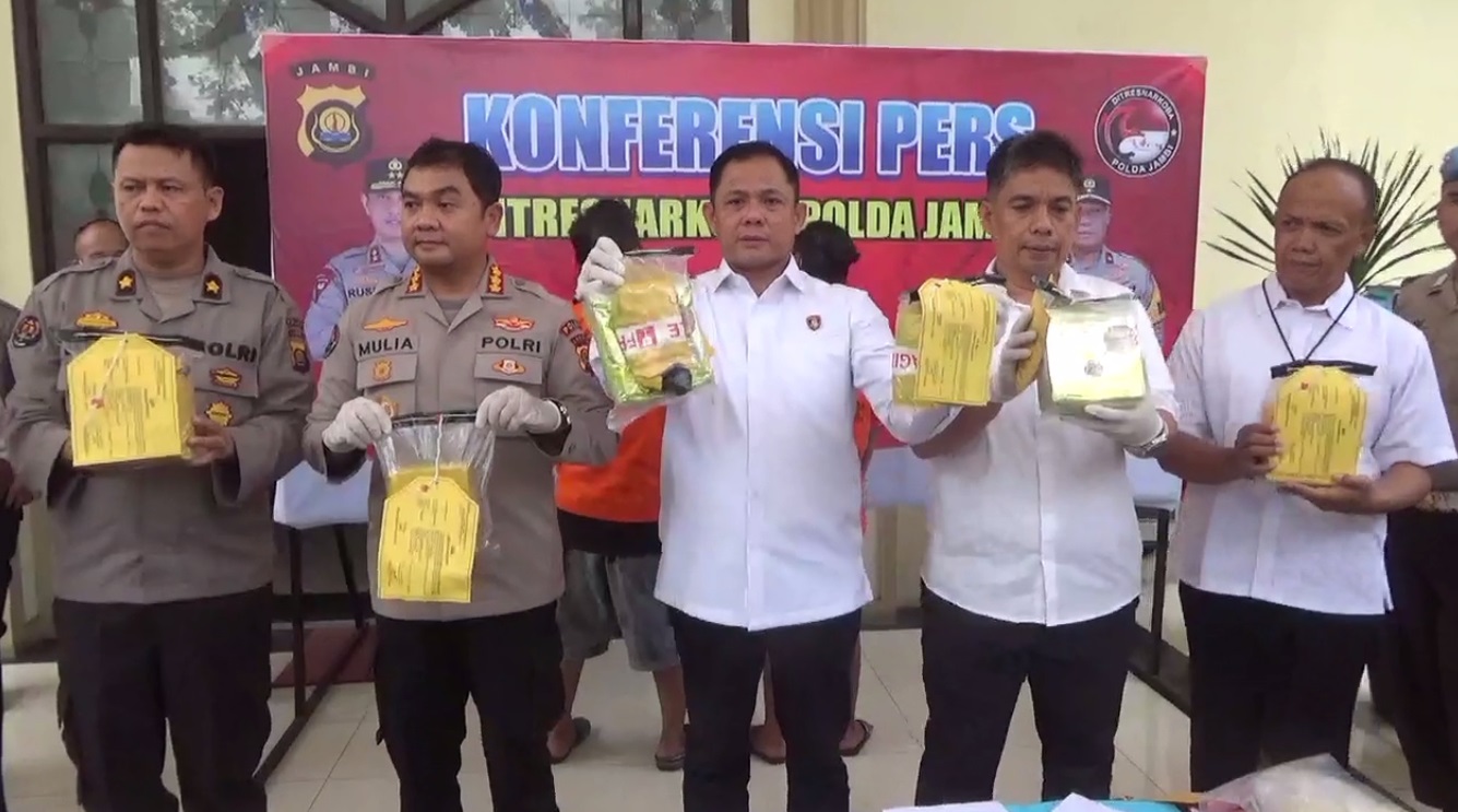 Polda Jambi Amankan 10 Kilogram Sabu dan Ringkus 3 Orang Tersangka