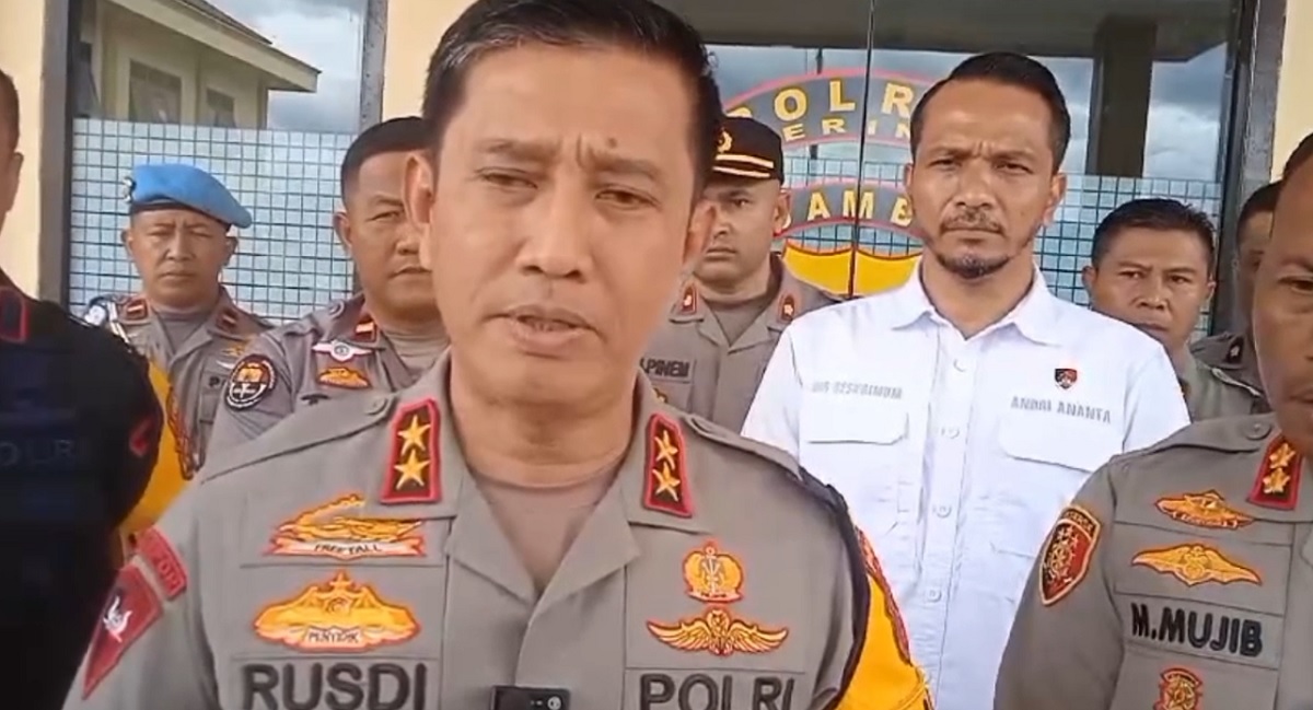 Kisruh Pilkada Serentak 2024 Pasca Ricuh, Polda Jambi Pertebal Personel Pada Pleno Di Sungai Penuh