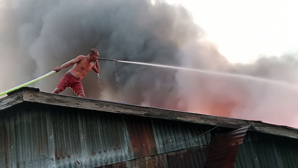 Sijago Merah Mengamuk Di Nipah Panjang, 12 Rumah Terbakar