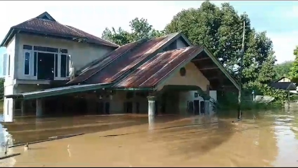 Sungai Batang Jujuhan Meluap, Puluhan Rumah Warga Bungo Terendam Banjir