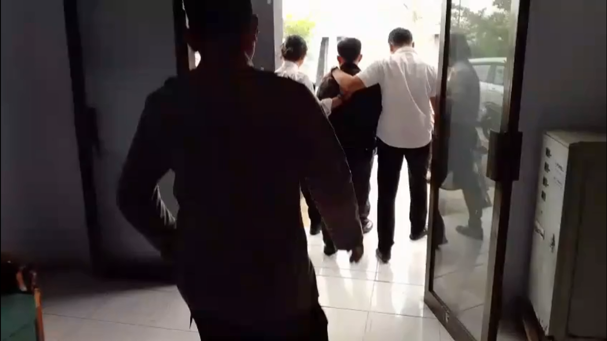 Diduga Terlibat Penipuan, ‘EW’ Ditangkap di Kantor Perhubungan Tebo
