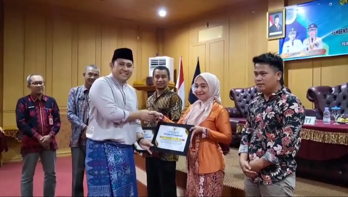 Bupati Merangin Beri Penghargaan kepada ASN yang Berhasil Bebaskan Anak Korban Penculikan