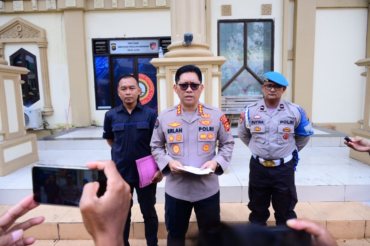 Mobil Pajero Tabrak Pagar Mapolda Jambi, Pengemudi Positif Narkoba dan Miras