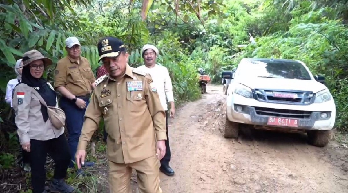 Gubernur Al Haris Bawa Pejabat Pemprov Jambi Tidur di Dusun Untuk Serap Aspirasi Warga 
