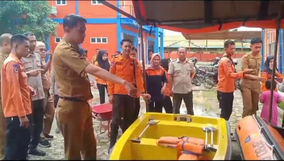 Muaro Jambi Bersiap Hadapi Banjir Kiriman, PJ Bupati Perintahkan BPBD Persiapkan Peralatan Evakuasi Warga