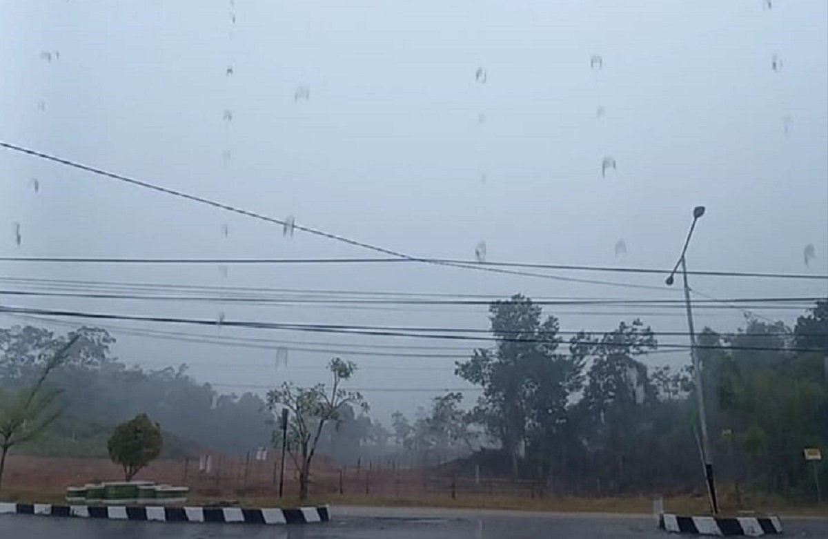 Sarolangun Diguyur Hujan, Warga Harap Kabut Asap Jambi Hilang