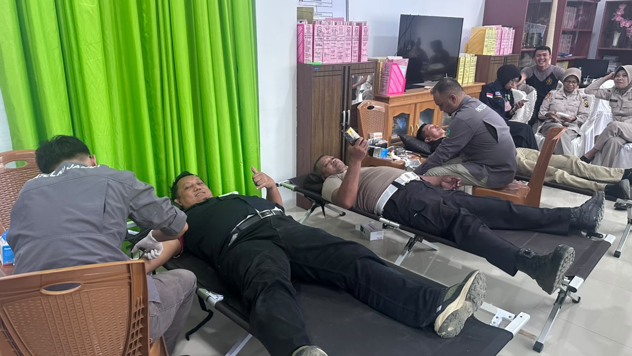 Hari Jadi Humas ke 75, Puluhan Personil Polres Bungo Donorkan Darah