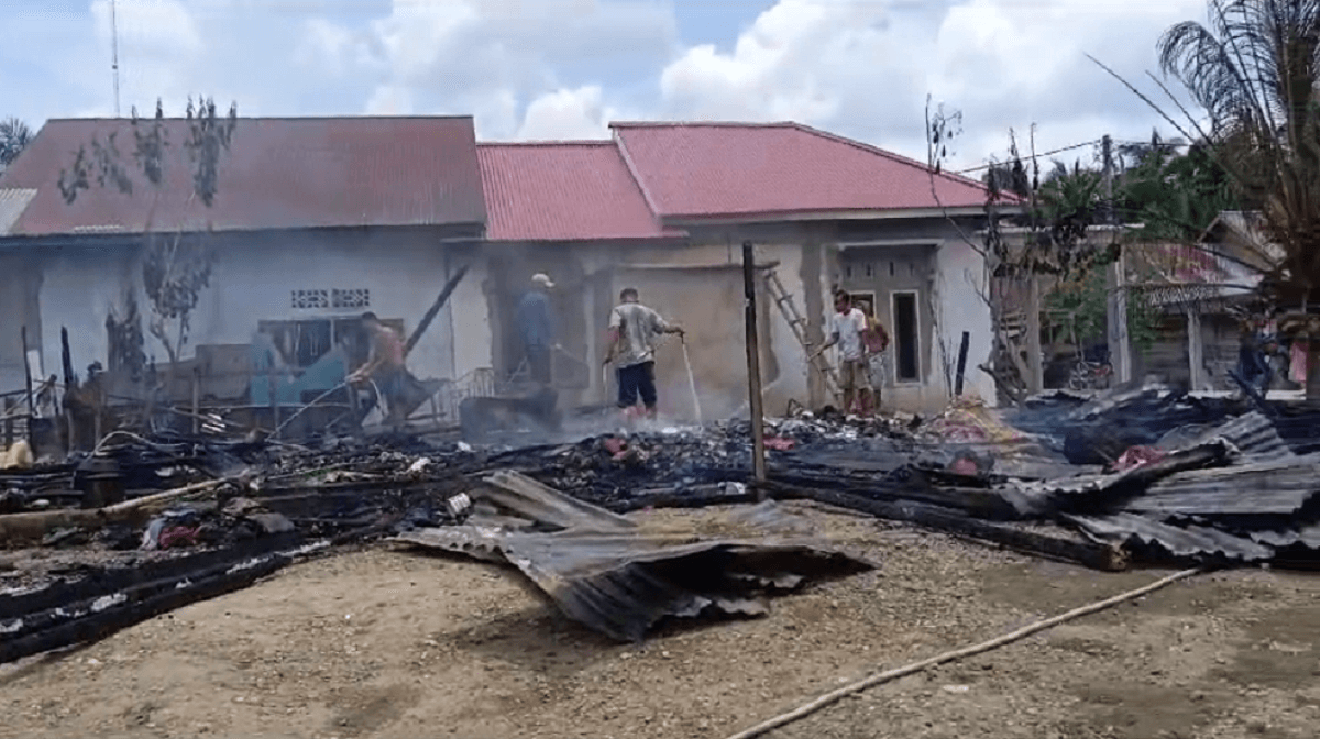 1 Unit Rumah Semi Permanen di Sarolangun Ludes Terbakar Hingga Rata Dengan Tanah