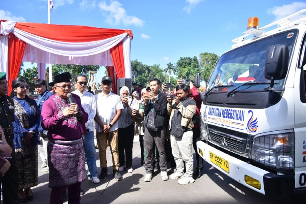Pemkot Jambi Luncurkan Armada Pengangkut Sampah Berbasis Digital
