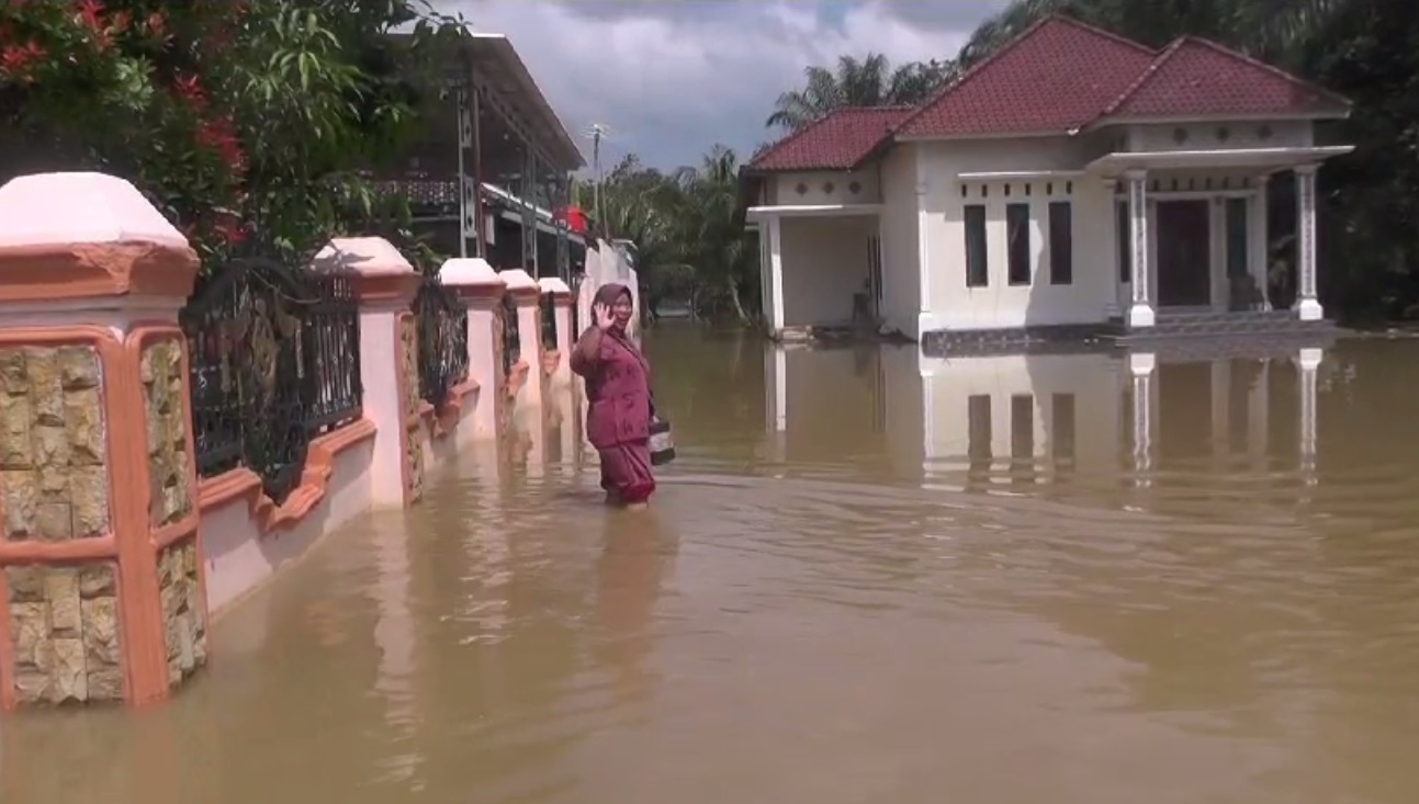 Ratusan Rumah di Desa Pulau Kayu Aro Muaro Jambi Kembali Terendam Banjir