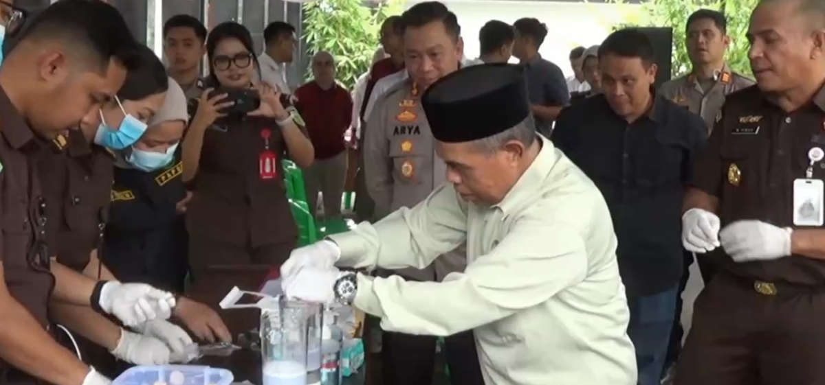 Kejari Batang Hari Musnahkan Barang Bukti Narkotika dan Tindak Pidana Umum