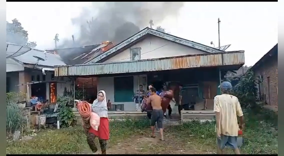 3 Rumah di Kelurahan Jaya Setia Pasar Muara Bungo Hangus Terbakar