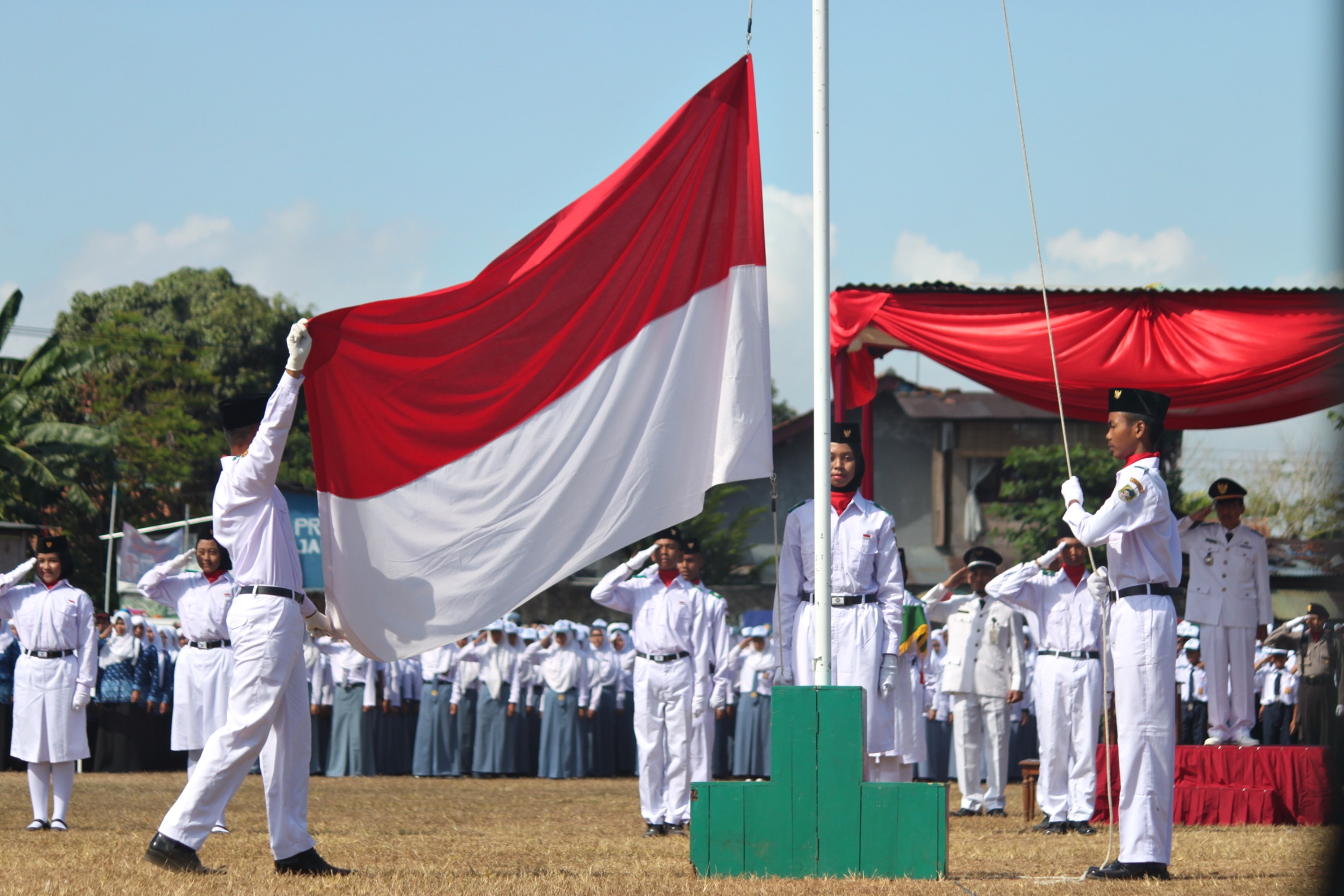 Bendera Indonesia Sama Dengan Monako, Apa Perbedaanya ??? 