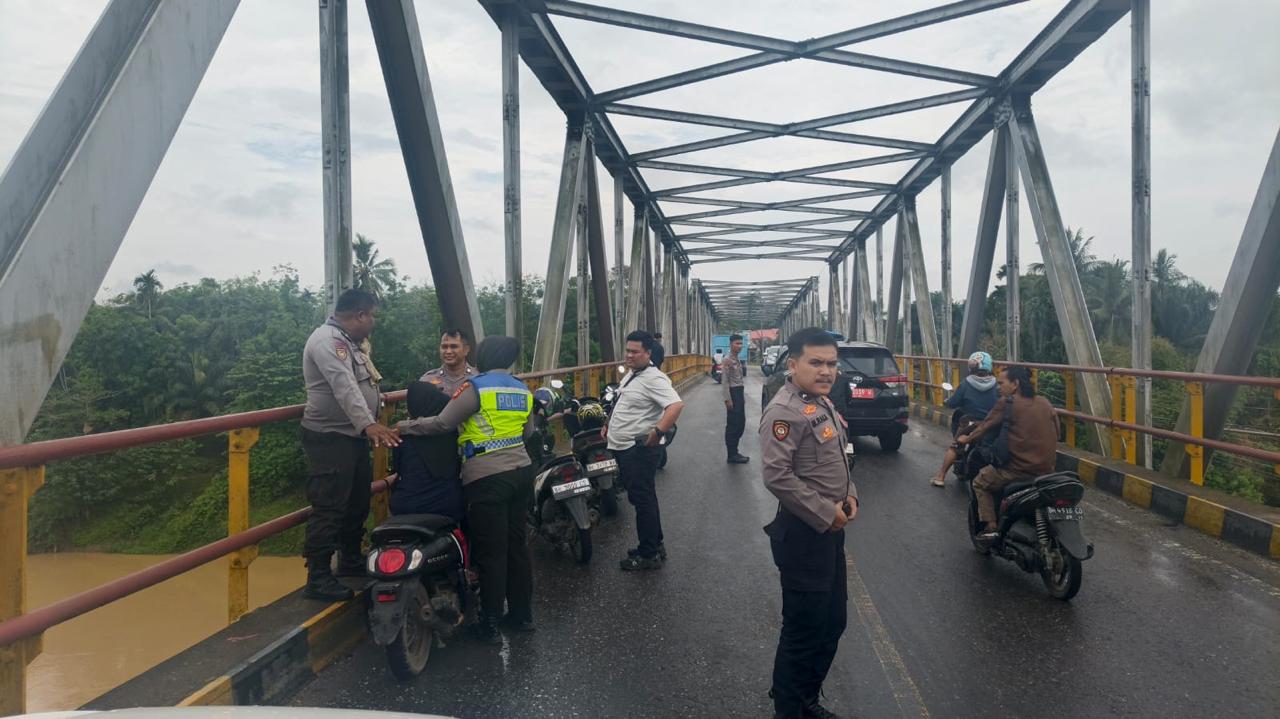 Seorang Perempuan di Tebo Diduga Hendak Terjun ke Sungai Batanghari